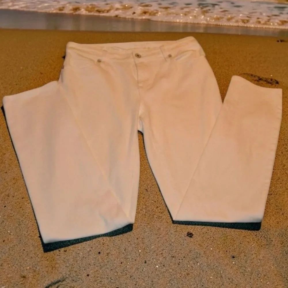 Coldwater Creek Natural Fit Slim Leg White Jean Size 4